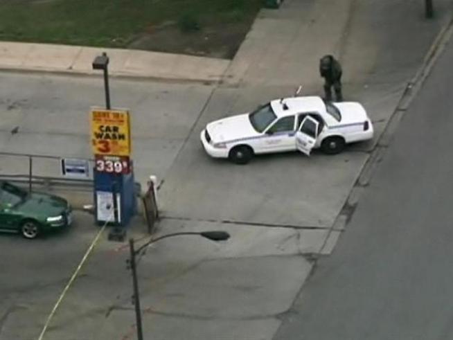 Bomb technicians responded to a bank robbery earlier Tuesday.