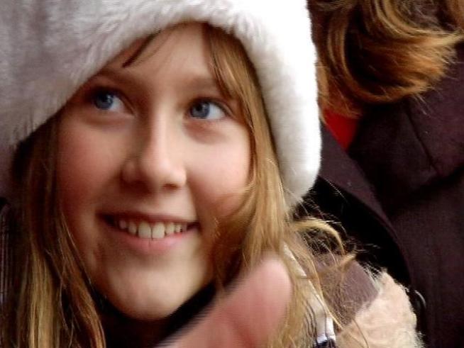A 10-year-old girl shows the true Christmas spirit.