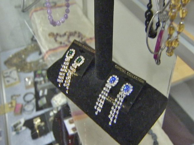 For more than 20 years, organization has helped women on the path to self-sufficiency with clothing and workshops.