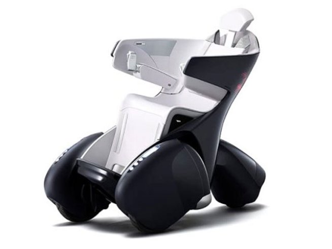 Meet i-REAL: Toyota's Futuristic Tricycle