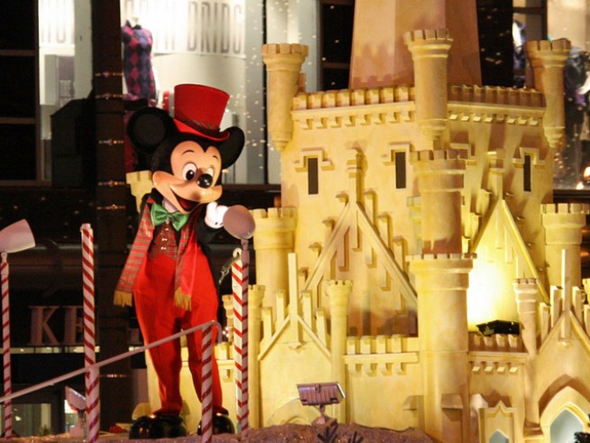 It's time to get in the holiday spirit this weekend!