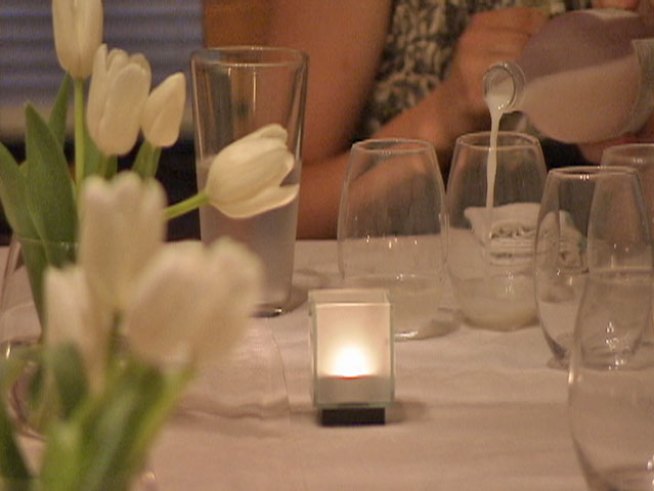 It's a collection of strangers, meeting in mystery locations and enjoying an elaborate menu cooked by some of the top chefs in the city.  Underground dining clubs are popping up all over Chicagoland and around the world.