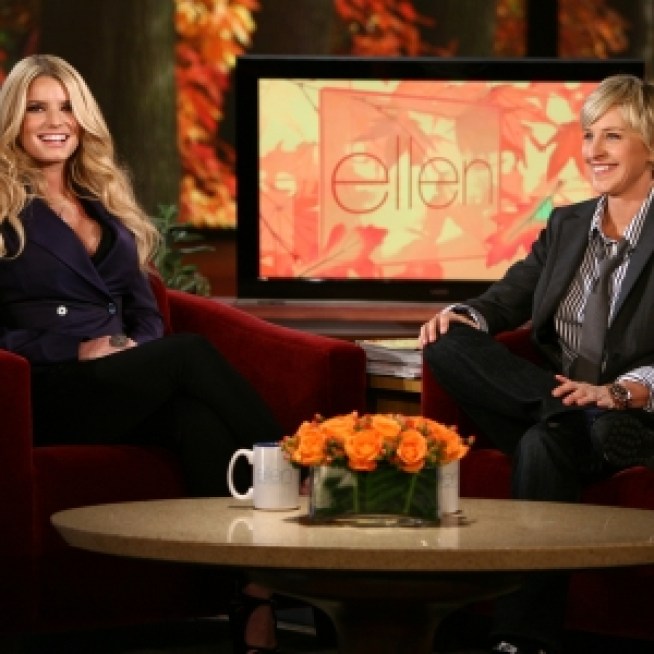 Jessica Simpson: Ashlee’s Baby Plans & How Tony Romo Taught Her To ‘Calm Down’