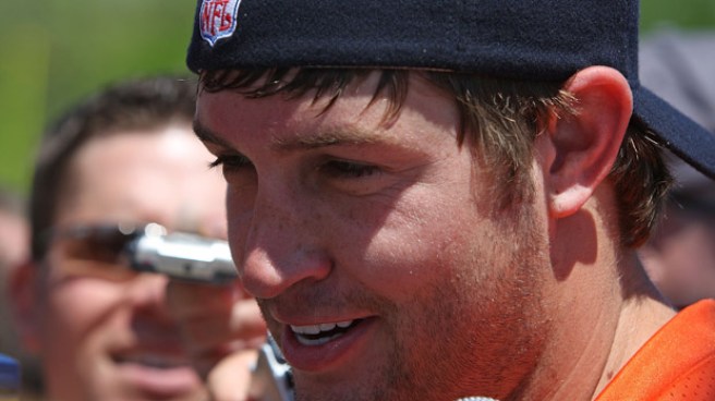 Cutler Wows New Teammates at Halas Hall