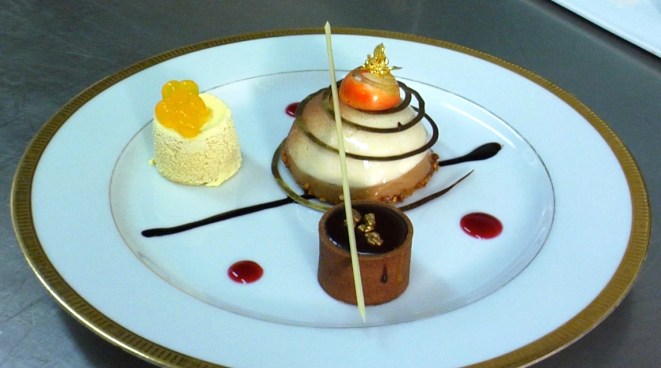 Find out what the stars are eating for dessert at this year's Golden Globes. Tune in to the 