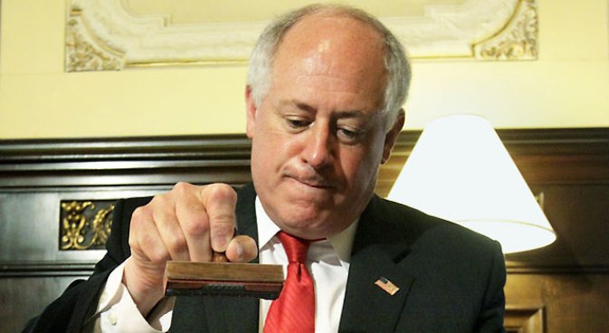 Quinn Slashes 2,600 State Jobs