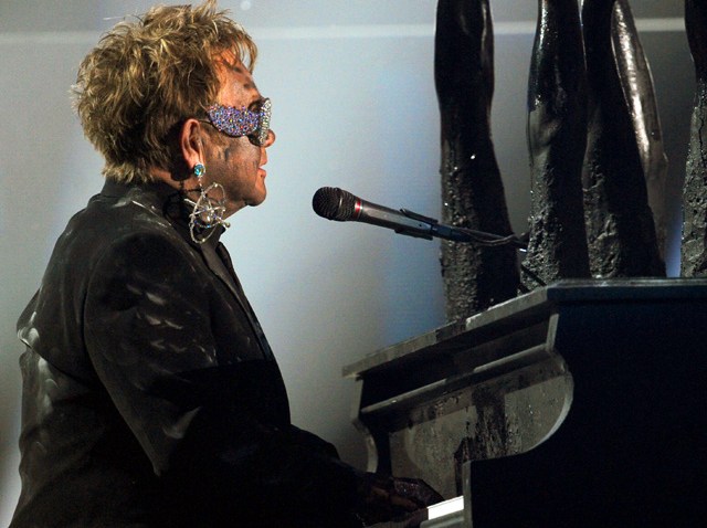 013110 Grammy Awards Gaga Performs Elton John