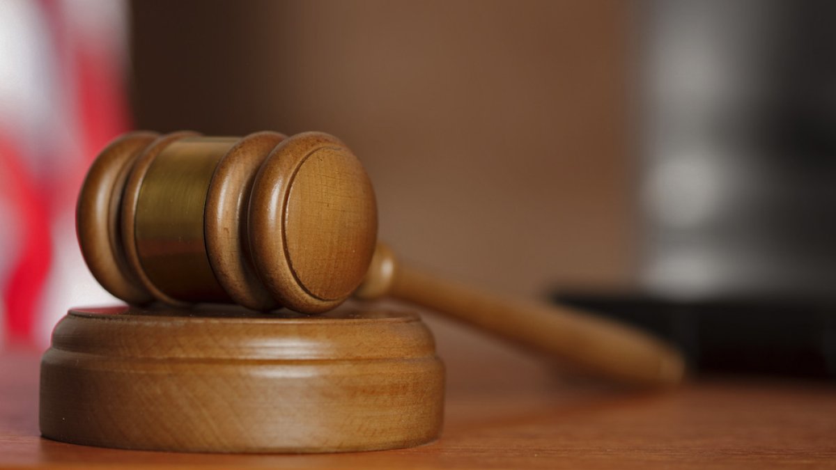 Judge dismisses charges against Waukegan city clerk Judge dismisses charges against Waukegan city clerk