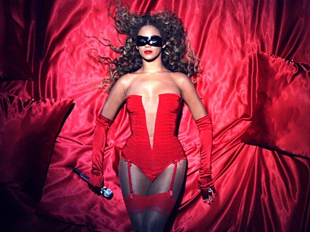 110509 Beyonce MTV Europe Awards