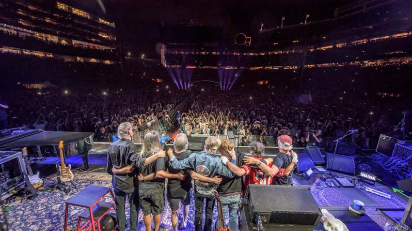 150702-grateful-dead-santa-clara-751a_87691e4f47831de5afc231709b299b2e.nbcnews-ux-2880-1000