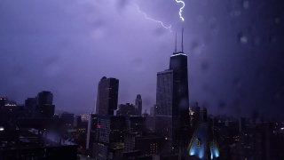 [UGCCHI-CJ]Chicago lightning - 07/19-07/20/2017 - view from Streeterville - Axis Apts on E.Erie