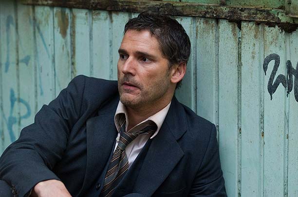 040611 Eric Bana in Hanna