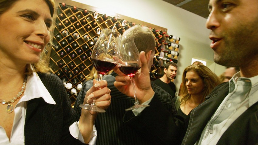 51751077DS006_wine