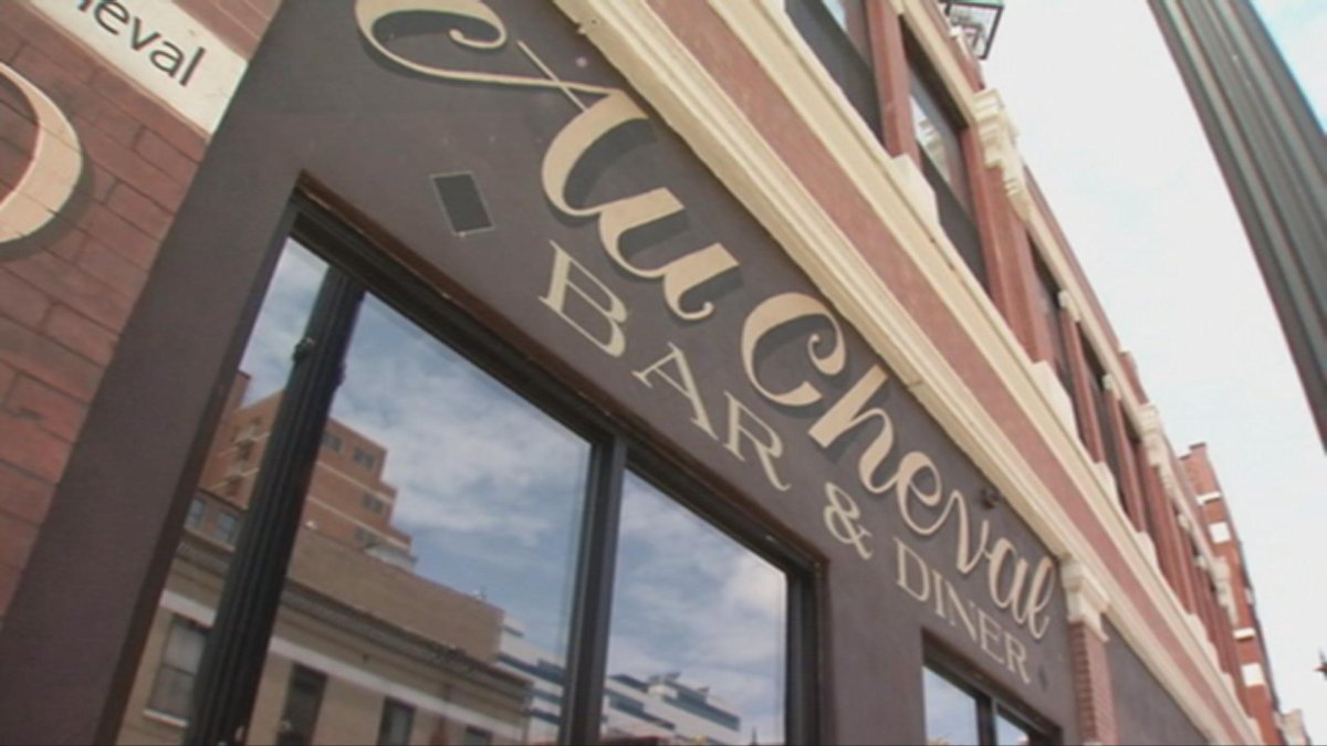 Chicagos Au Cheval closed for ‘refresh, but when will it reopen?