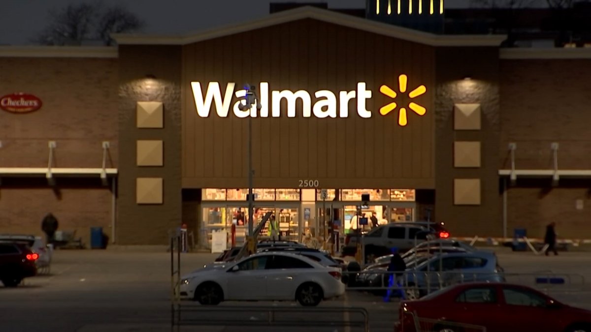 2 Employees at Suburban Evergreen Park Walmart Die From Coronavirus
