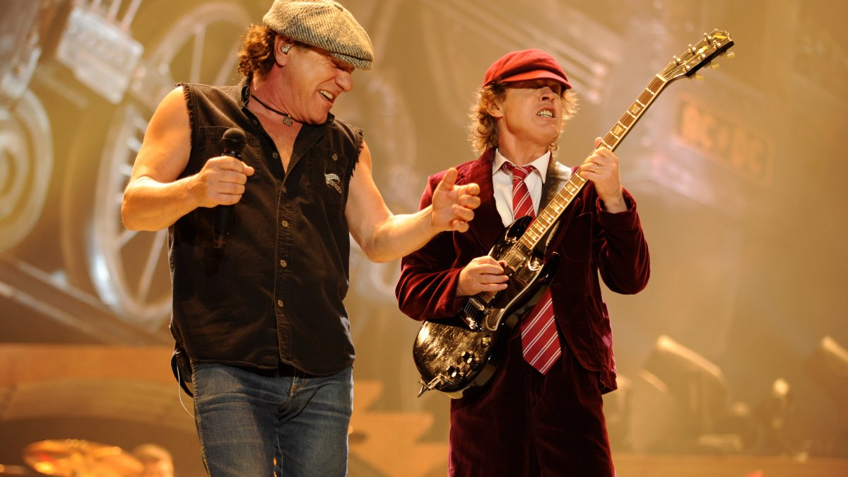 AC/DC announces 2025 ‘Power Up’ stadium tour with Chicago stop – NBC ...