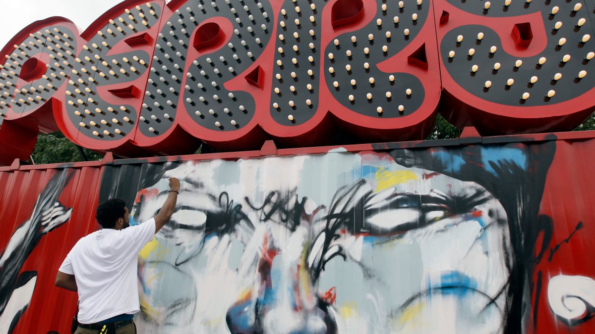 Lollapalooza releases daily schedule with times, locations and more