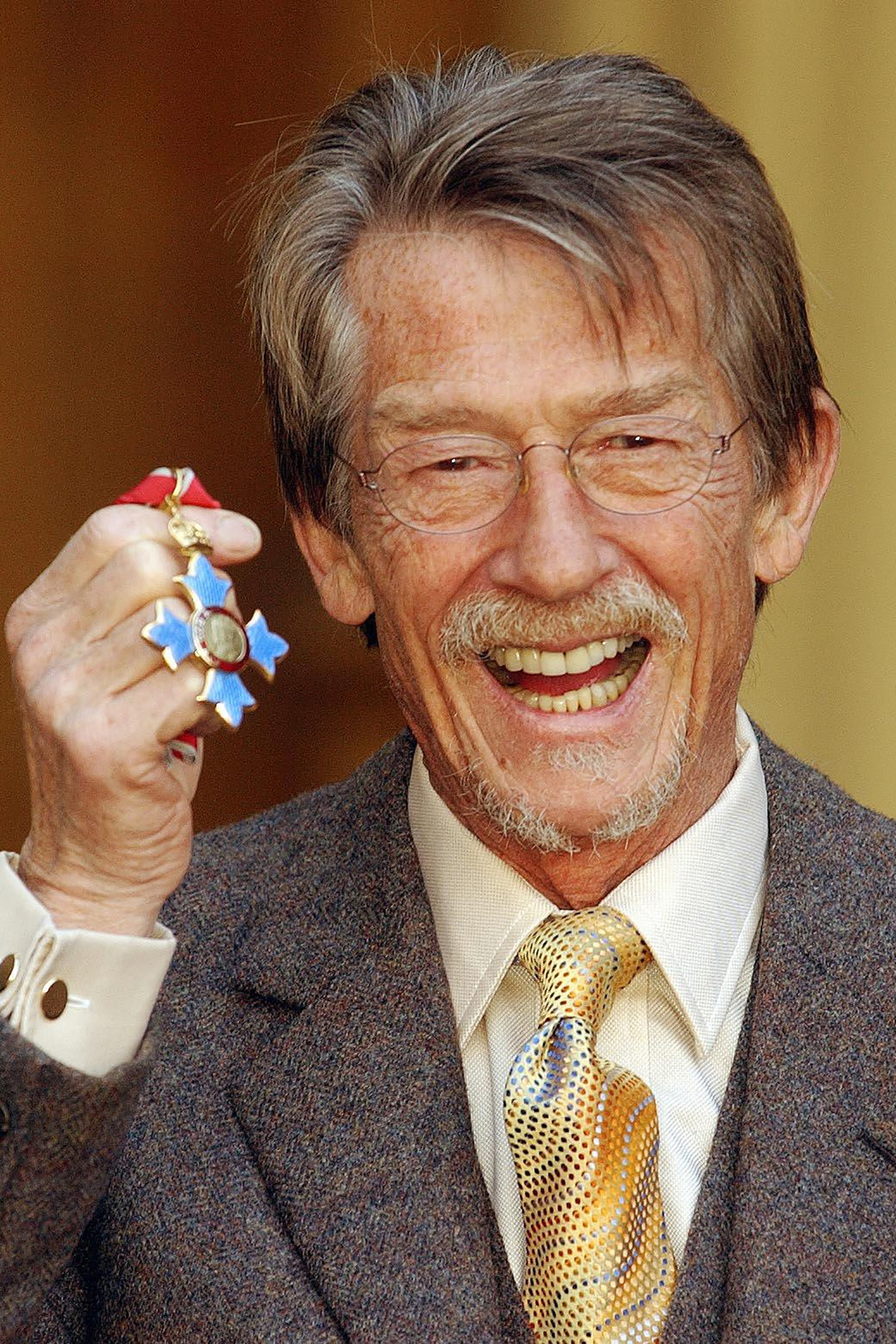 British Actor John Hurt, Star of 'The Elephant Man,' Dies at 77 – NBC  Chicago, image size:1200x1799