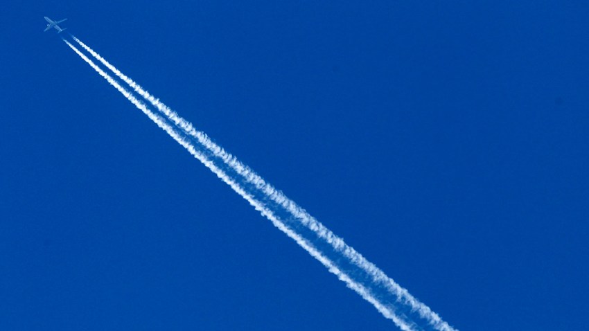 Jet Contrails