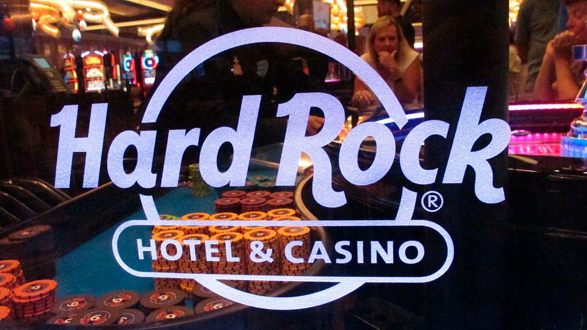 Hard Rock Spends $100M to Raise Pay for Non-Tipped US Staff – NBC Chicago - Vimarsana News