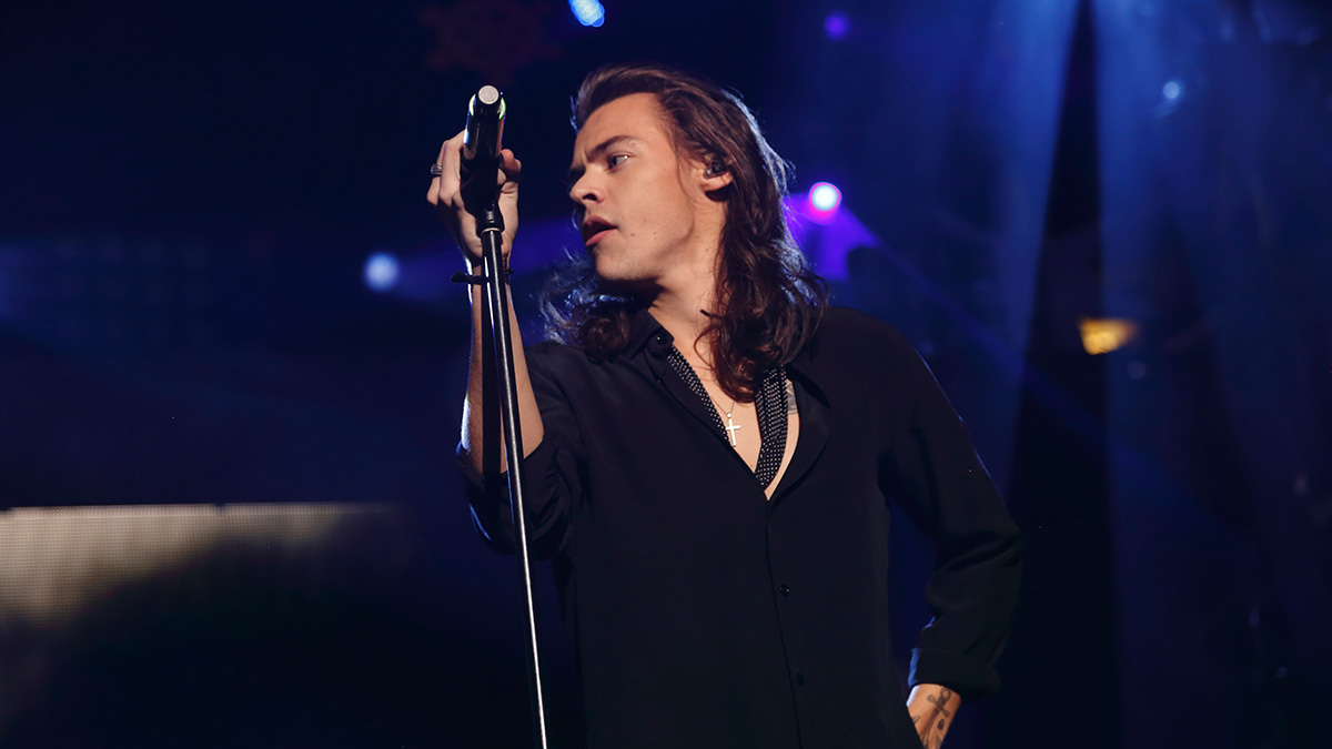 Harry Styles review: In Chicago, pop star dazzles in high-energy,  sequined-filled residency opening at United Center - Chicago Sun-Times