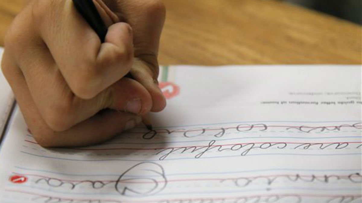 NW Indiana couple launches ‘Cursive Academy’ to teach penmanship – NBC ...