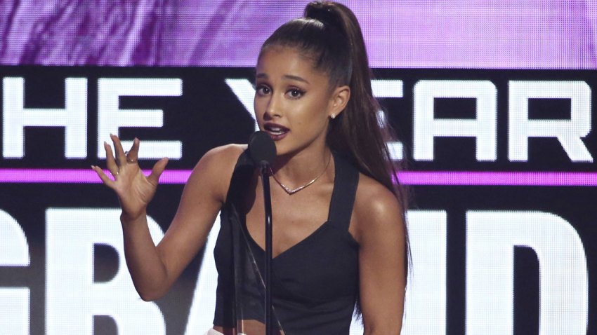 Ariana-Grande-win-AMA