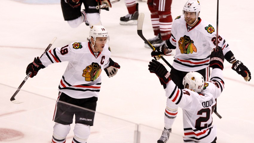 Blackhawks Coyotes Hockey