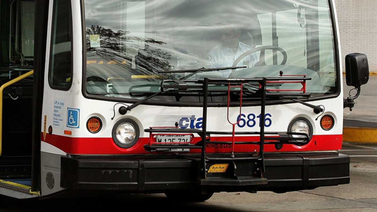 Man stabbed after argument on CTA bus in Chicago's West Town neighborhood