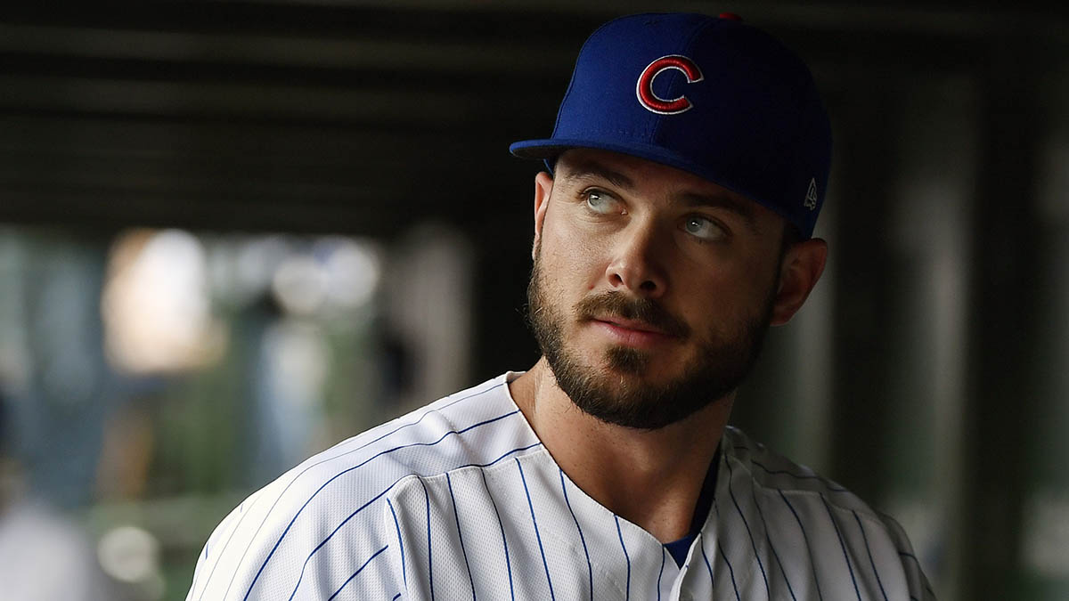 Kris Bryant swims with sharks, mixes Shirtless Anthony Rizzo helps 'Th...
