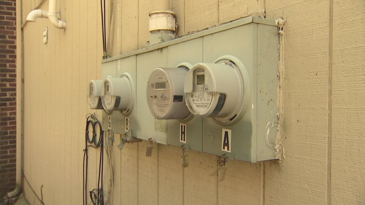 As a heat wave grips the Chicago area, here's a list of utility assistance programs