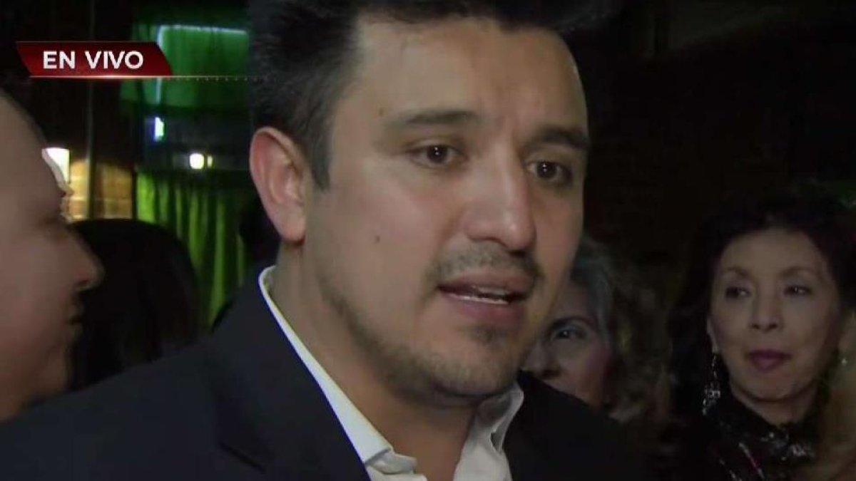 Chicago alderman criticized for speaking in front of burned American flag