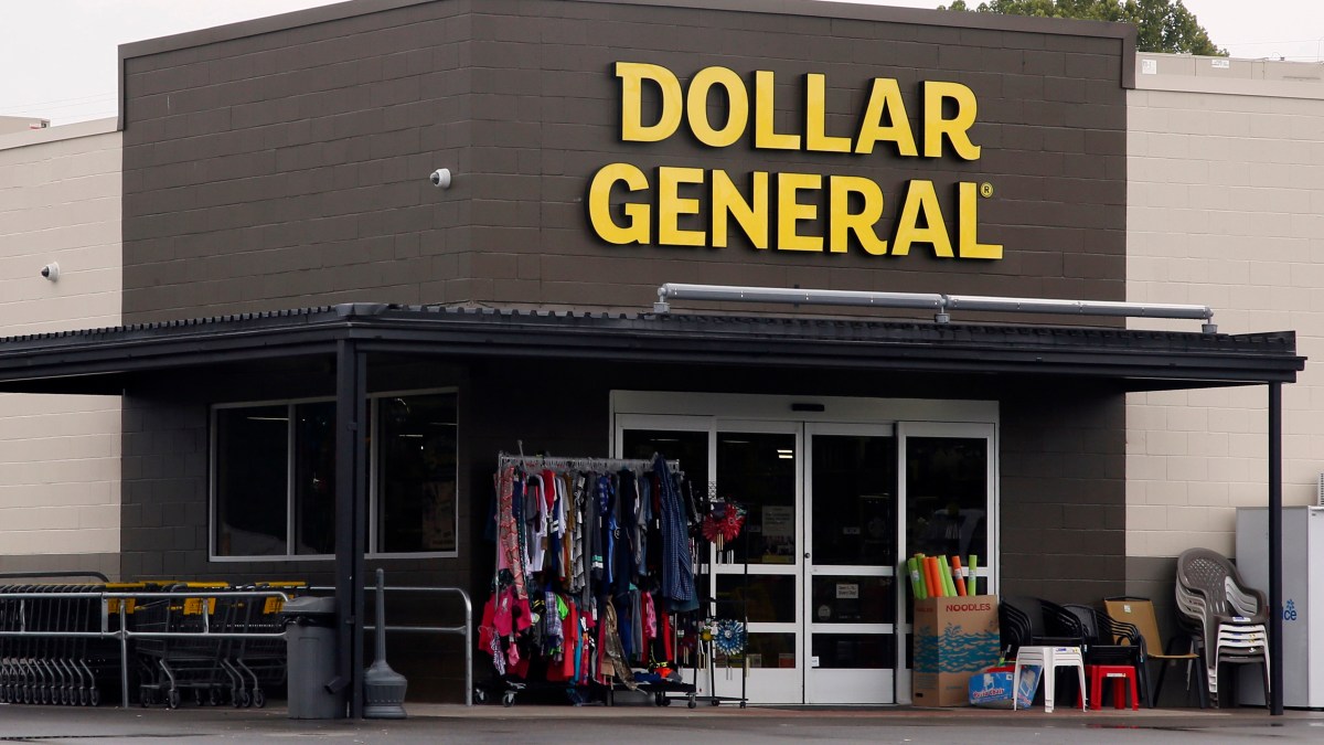 Dollar General Offering Discount For Healthcare Workers First