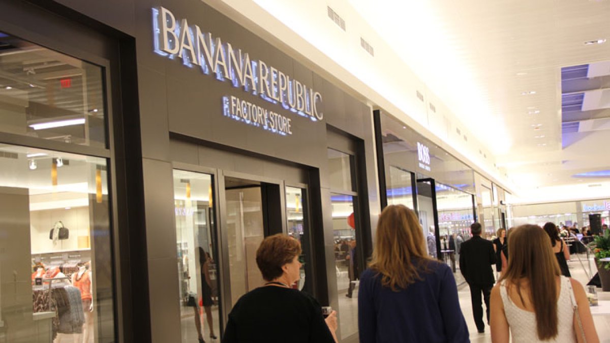 The best outlet mall in America is in a Chicago suburb, ranking shows