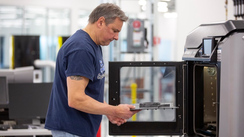 Ford Partners With 3m And Ge Healthcare To Make Medical Equipment Nbc Chicago