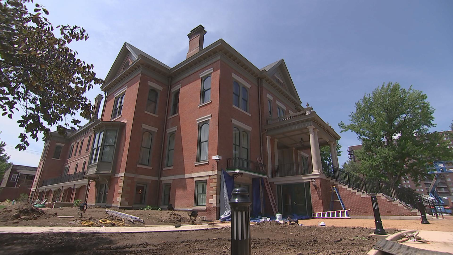Illinois Governor’s Mansion See What it Looks Like After Renovations
