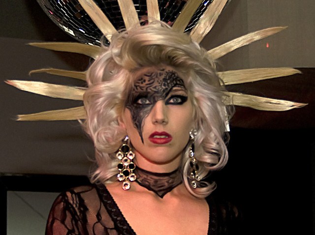 Gaga_Fashion_16_blurby