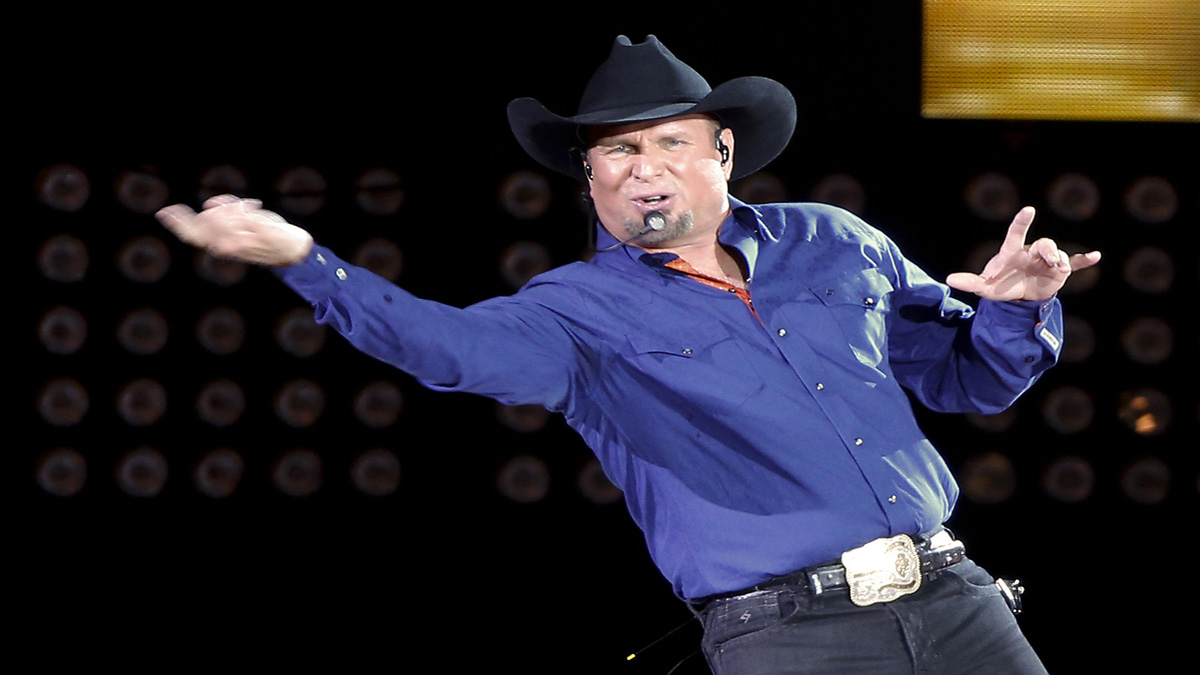 Garth Brooks Concert Coming to Midwest Drivein Theaters Garth Brooks Concert Coming to Midwest Drivein Theaters