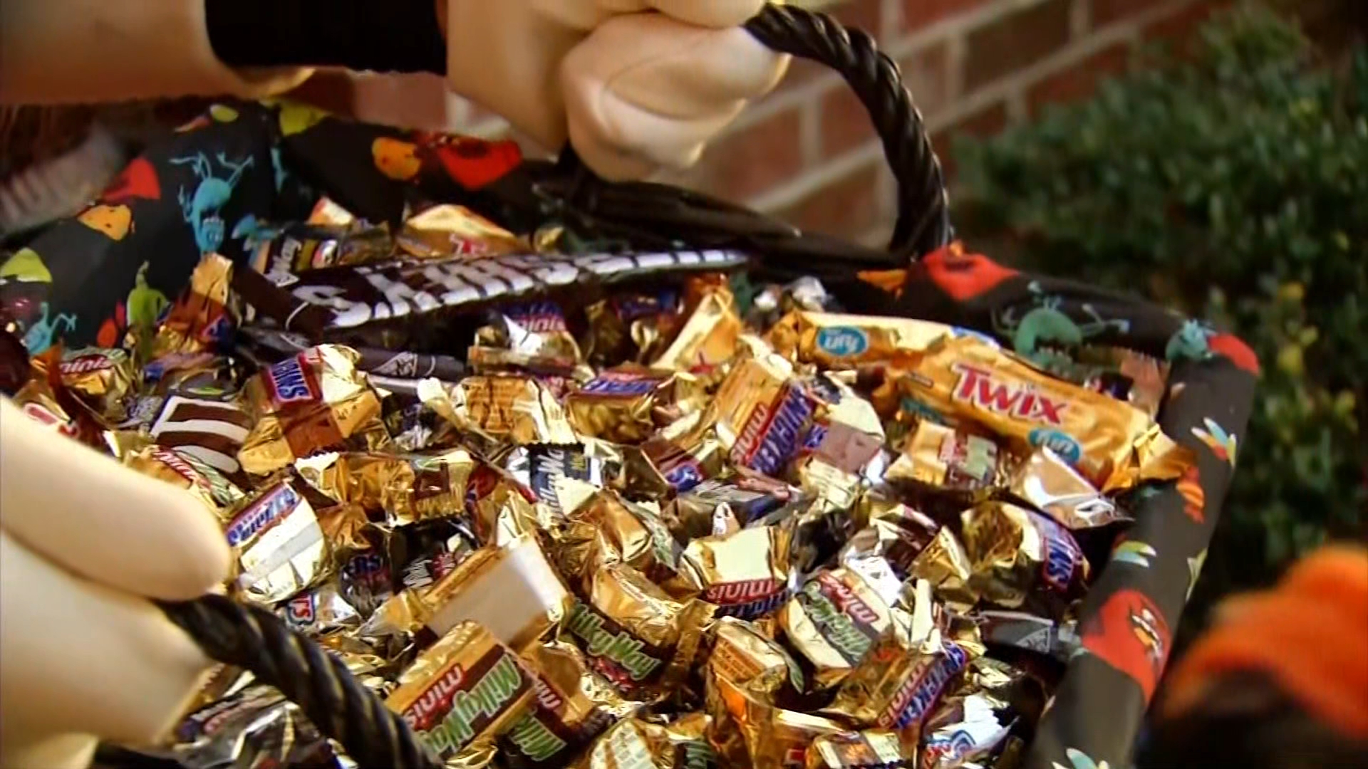 Where to Donate Leftover Halloween Candy in the Chicago Area NBC Chicago