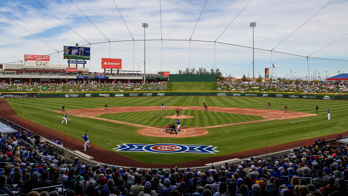 When does Cubs spring training start?