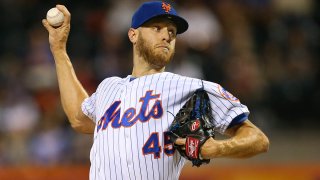 Zack Wheeler delivers a pitch against the Los Angeles Dodgers on September 15th, 2019.
