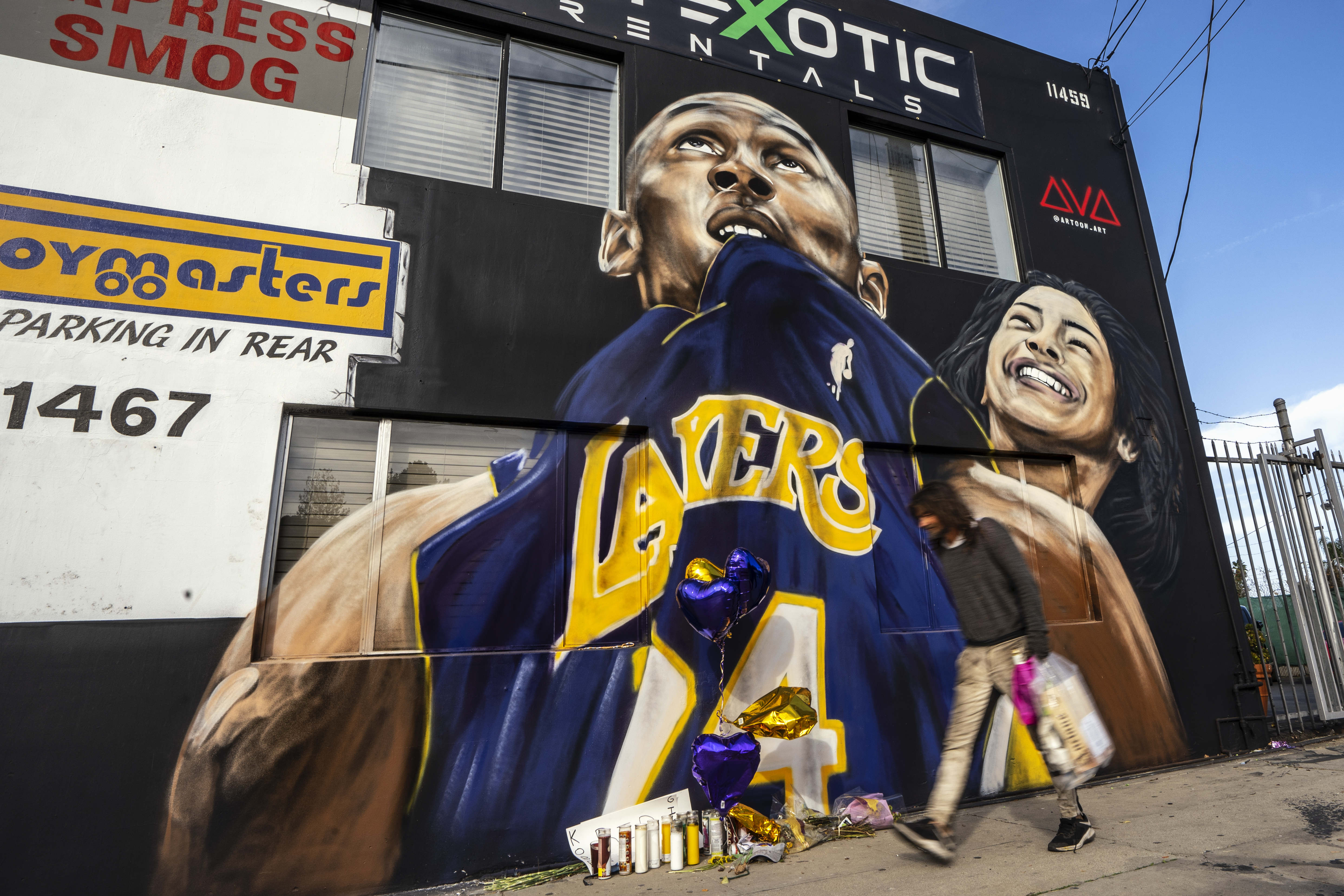 Fans Mourn Nba Great Kobe Bryant S Death Nbc Chicago