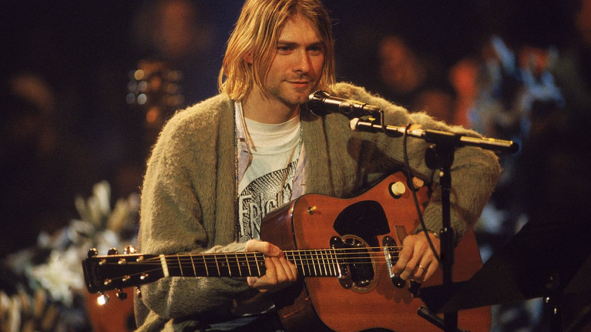 Kurt Cobain File by FBI 27 After His Death – NBC Chicago