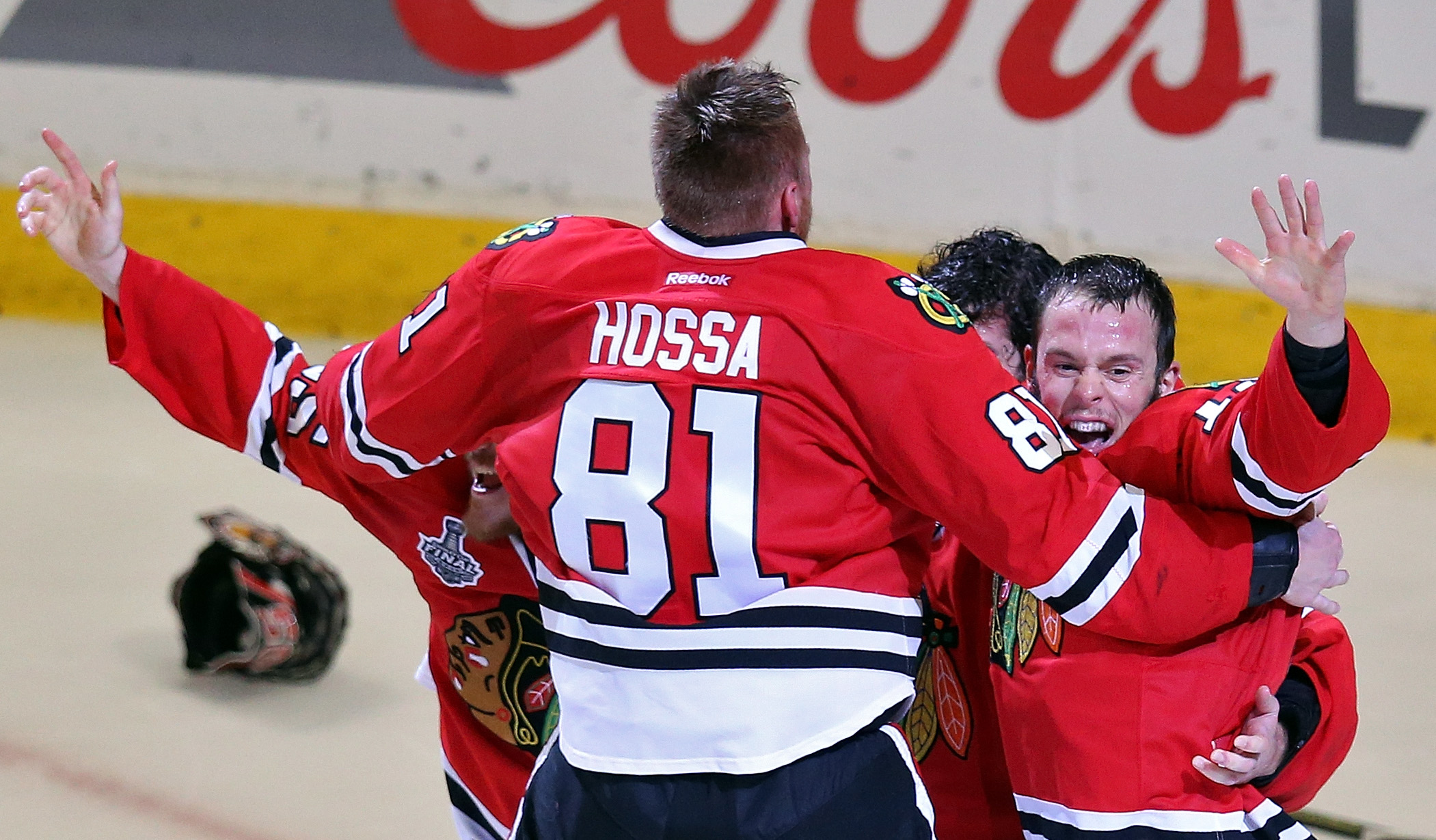 Blackhawks tie up the series with 2-1 win over Lightning