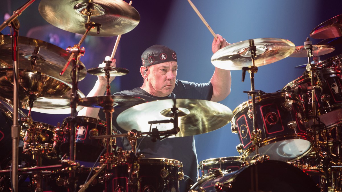 Neil Peart, Hall of Fame Drummer for Rush, Dead at 67 – NBC Chicago