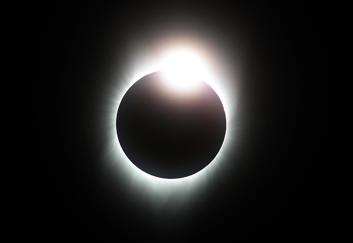 Solar Eclipse Diamond Ring And ‘Baily’s Beads’ Explained – NBC Chicago