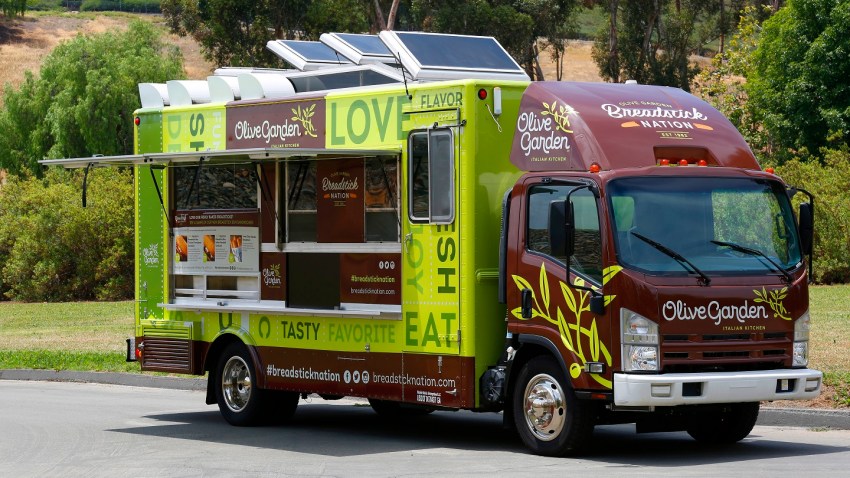 Olive Garden Food Trucks Delivering Free Breadsticks Sandwiches