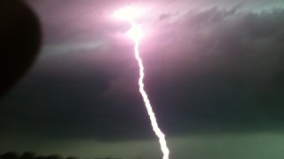 [UGCCHI] Thunderstorm Sunday morning lightning generic