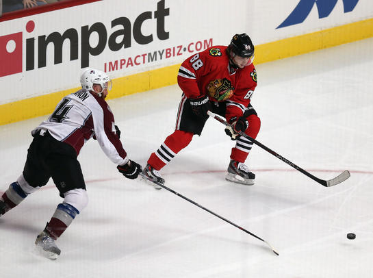 Patrick Kane vs COL