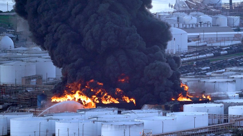 APTOPIX Petrochemical Fire Texas
